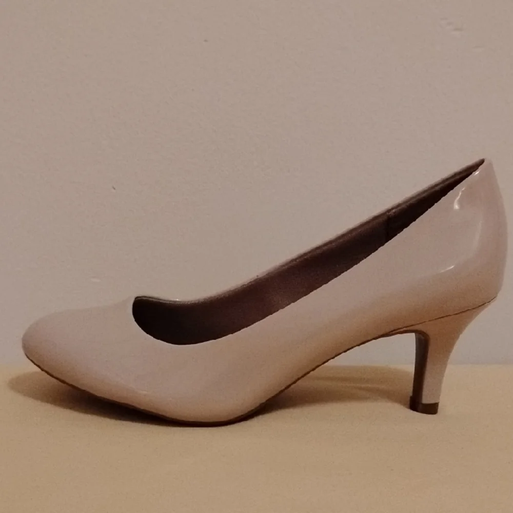 Life Stride Parigi Pumps Taupe Size 7 1/2 Wide NIB - Picture 1 of 5